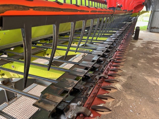 cutterbar and frame without mats on